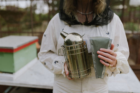 Beginner Beekeeping Essentials List - FREE